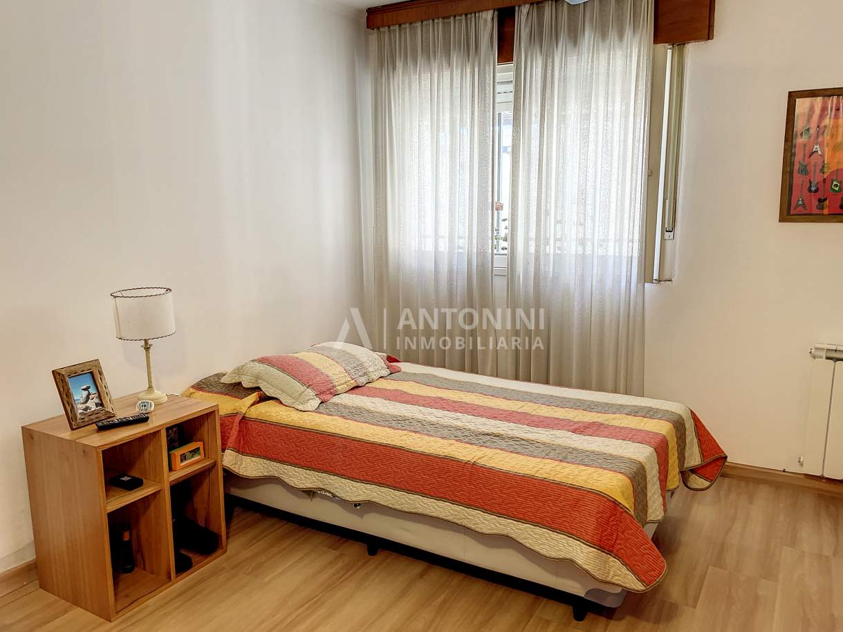 Casa de 3 dor en Venta a metros del Parque las Naciones con Pileta B Urca