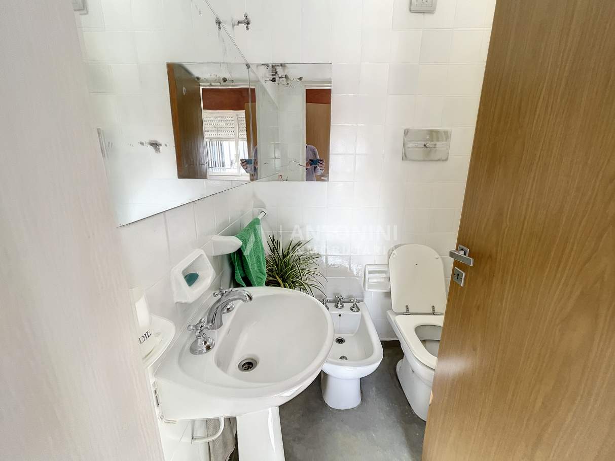 Casa de 3 dor en Venta a metros del Parque las Naciones con Pileta B Urca