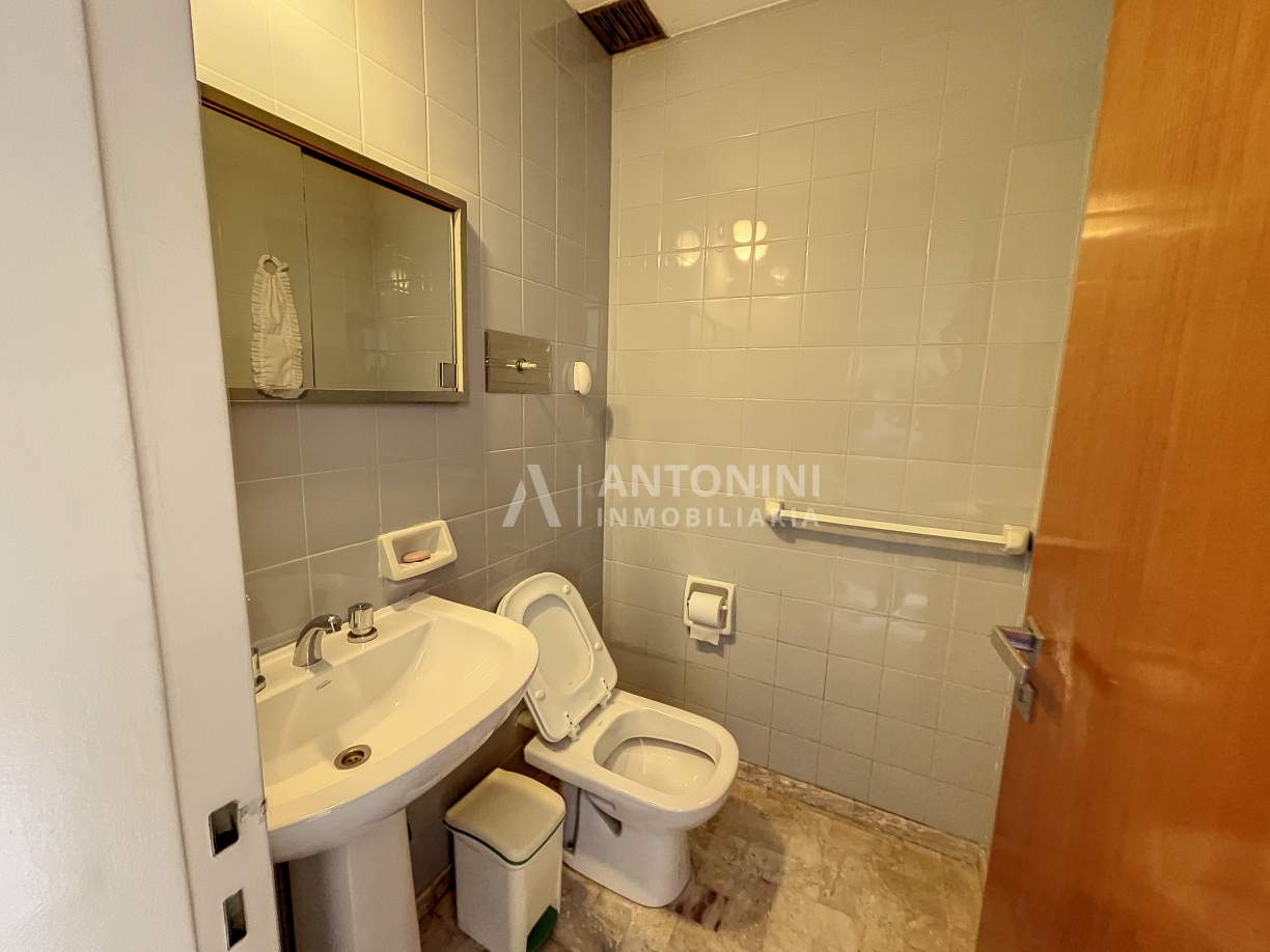 Casa de 3 dor en Venta a metros del Parque las Naciones con Pileta B Urca