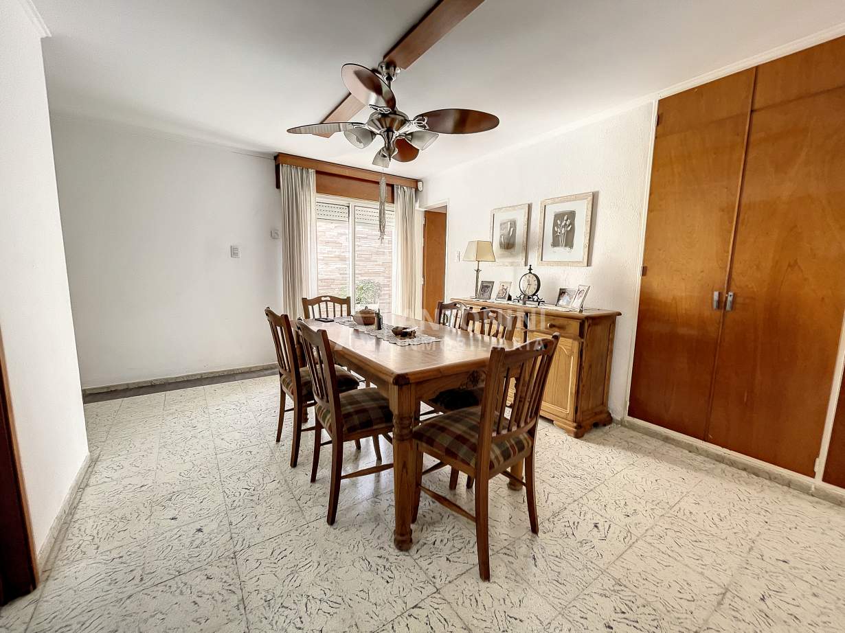 Casa de 3 dor en Venta a metros del Parque las Naciones con Pileta B Urca