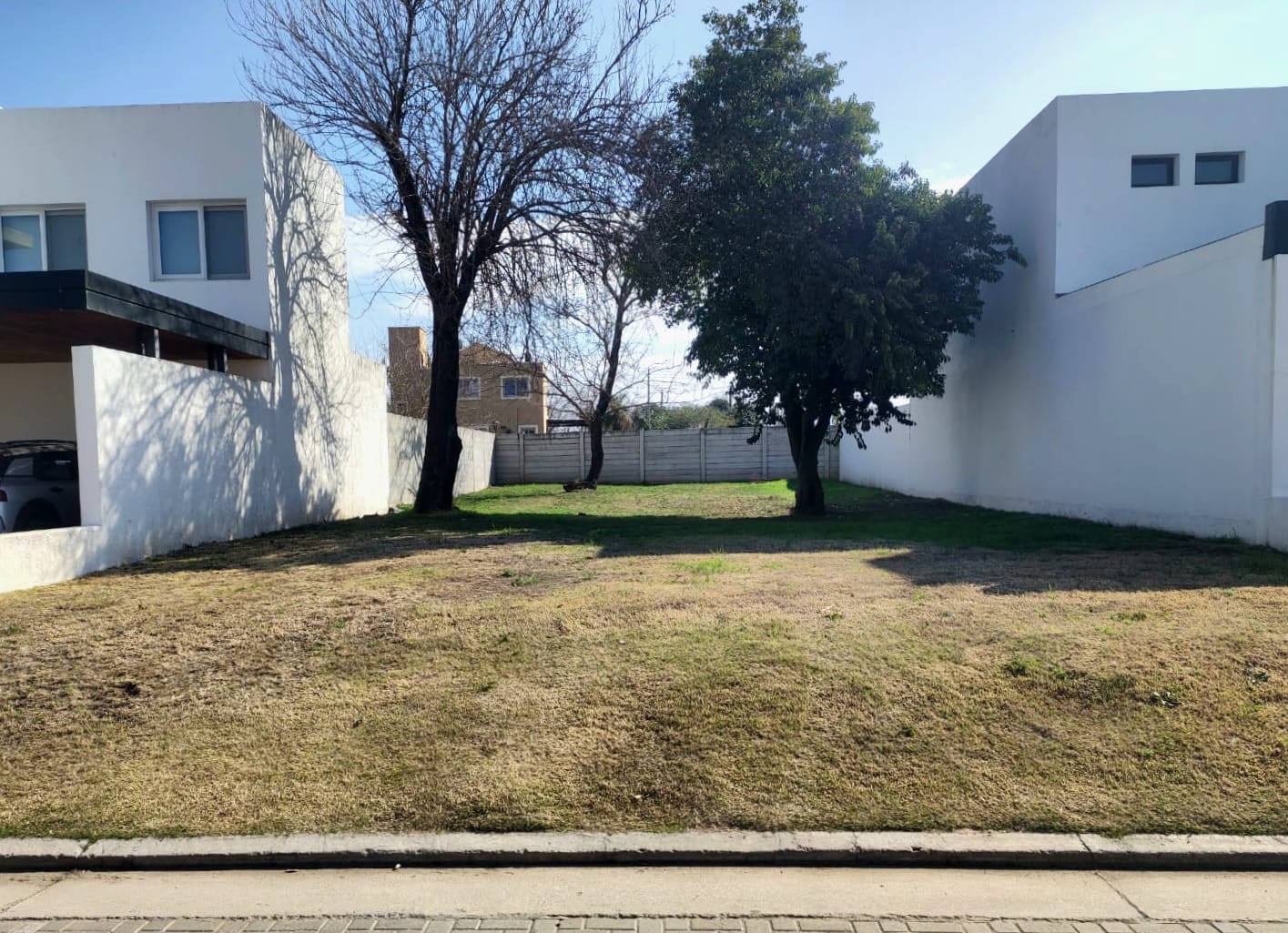 VENTA LOTE LA CALANDRIA - 360 M2 - APTO DUPLEX
