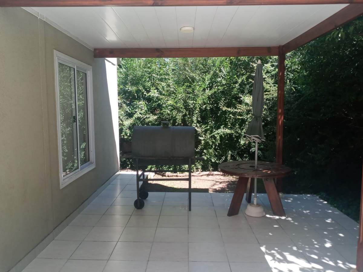 Dos casas sobre un mismo lote  Villa General Belgrano