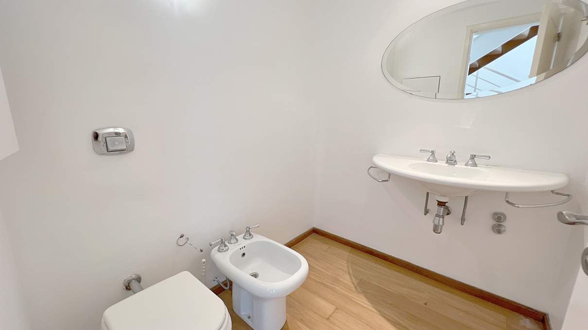 Casa moderna 5 dormitorios en Country Las Delicias. Pileta y quincho con asador