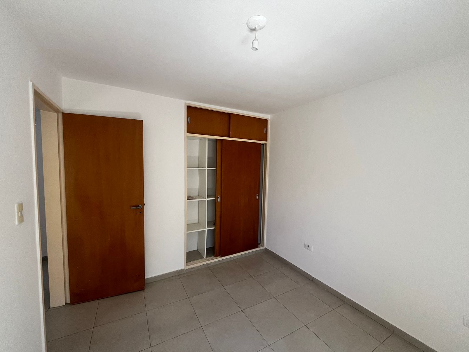 ALQUILER DEPARTAMENTO 2 DORMITORIOS, BARRIO JARDIN !!