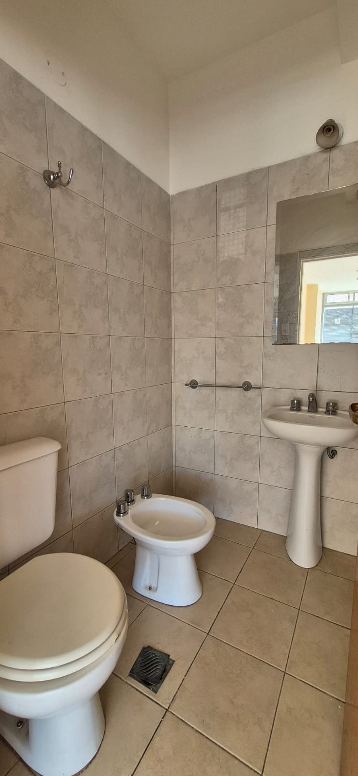 Importante ESQUINA COMERCIAL - Sobre Avenida