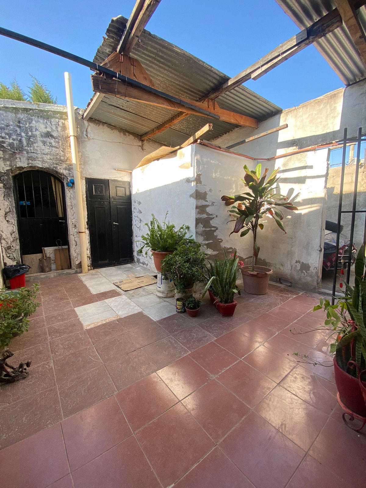 vendo casa en barrio Norte en cordoba de dos dormitorios mas local comercial y deparatamento interno