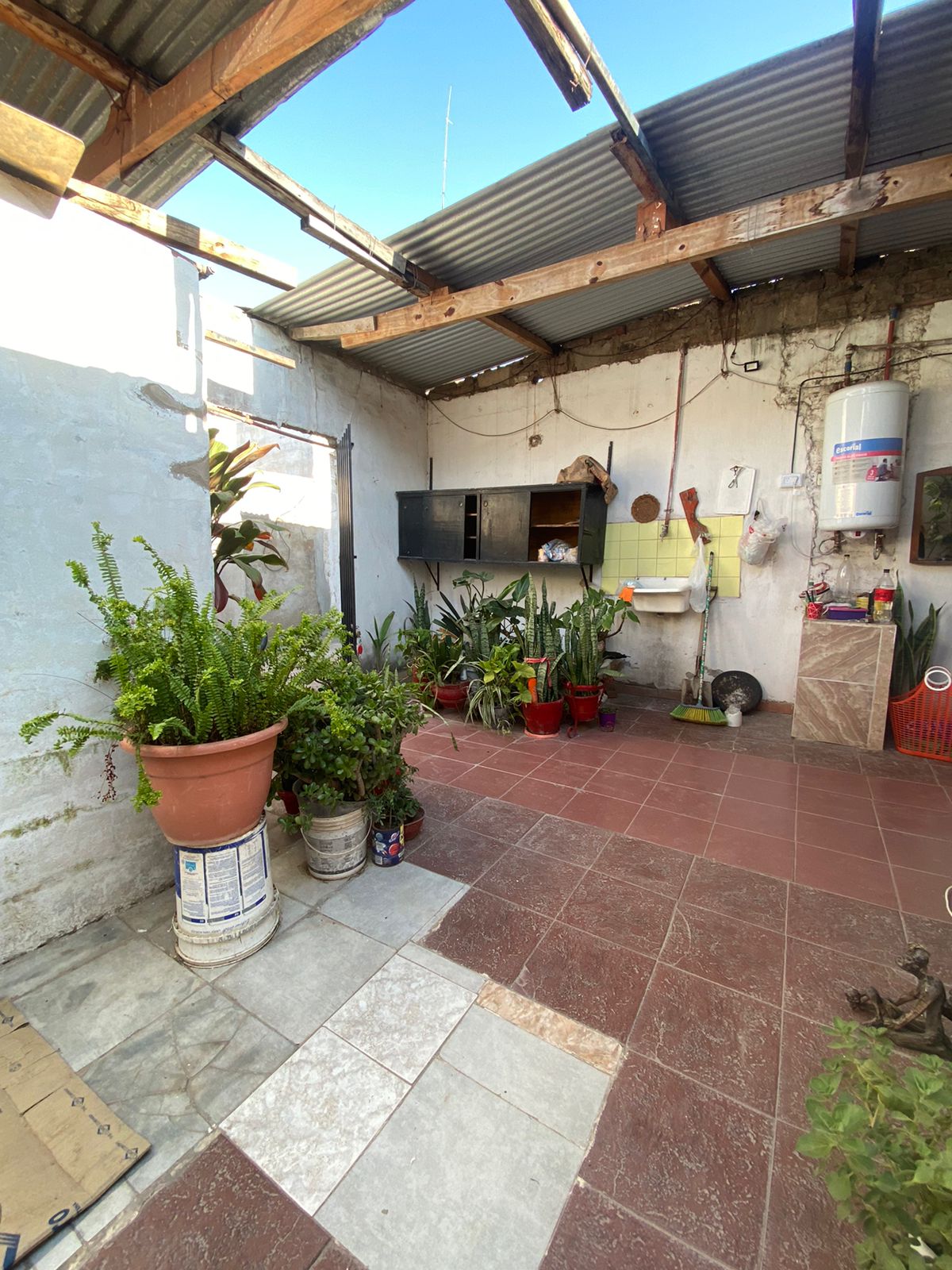 vendo casa en barrio Norte en cordoba de dos dormitorios mas local comercial y deparatamento interno