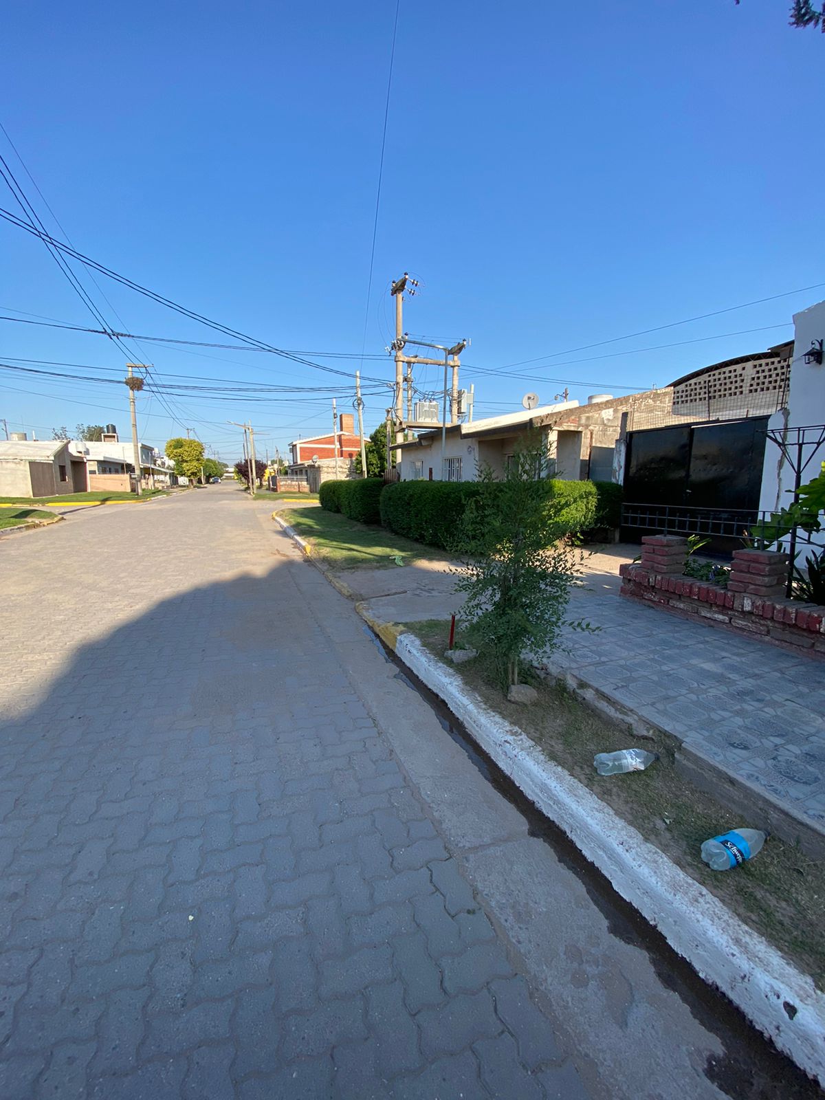 vendo casa en barrio Norte en cordoba de dos dormitorios mas local comercial y deparatamento interno