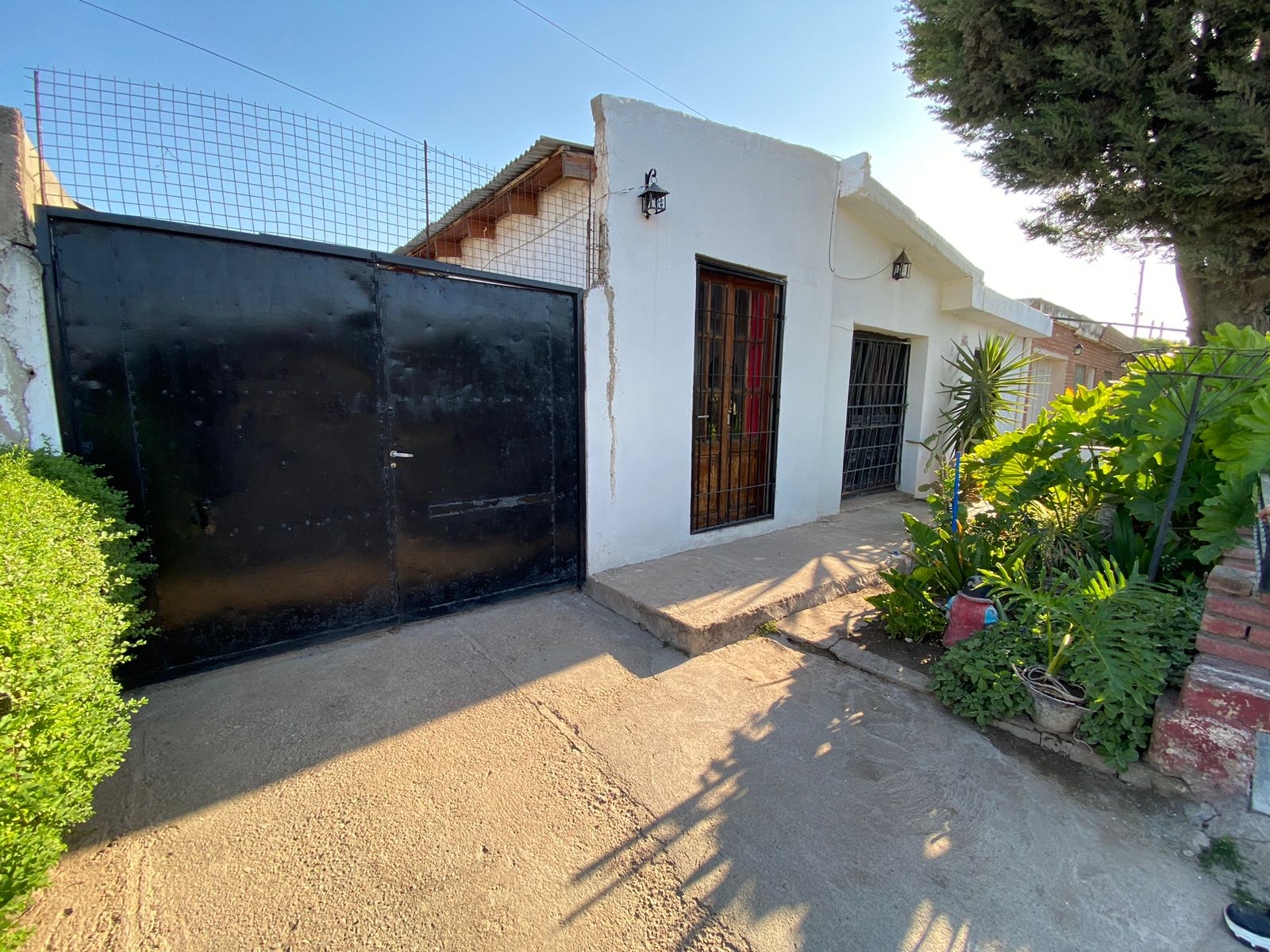 vendo casa en barrio Norte en cordoba de dos dormitorios mas local comercial y deparatamento interno