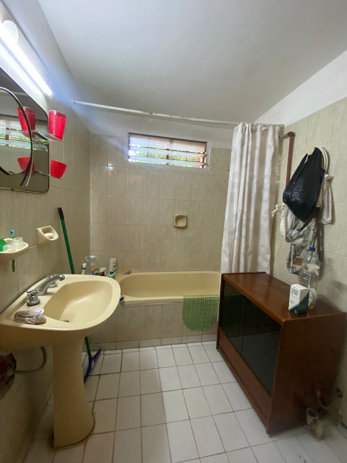 vendo casa en barrio Norte en cordoba de dos dormitorios mas local comercial y deparatamento interno