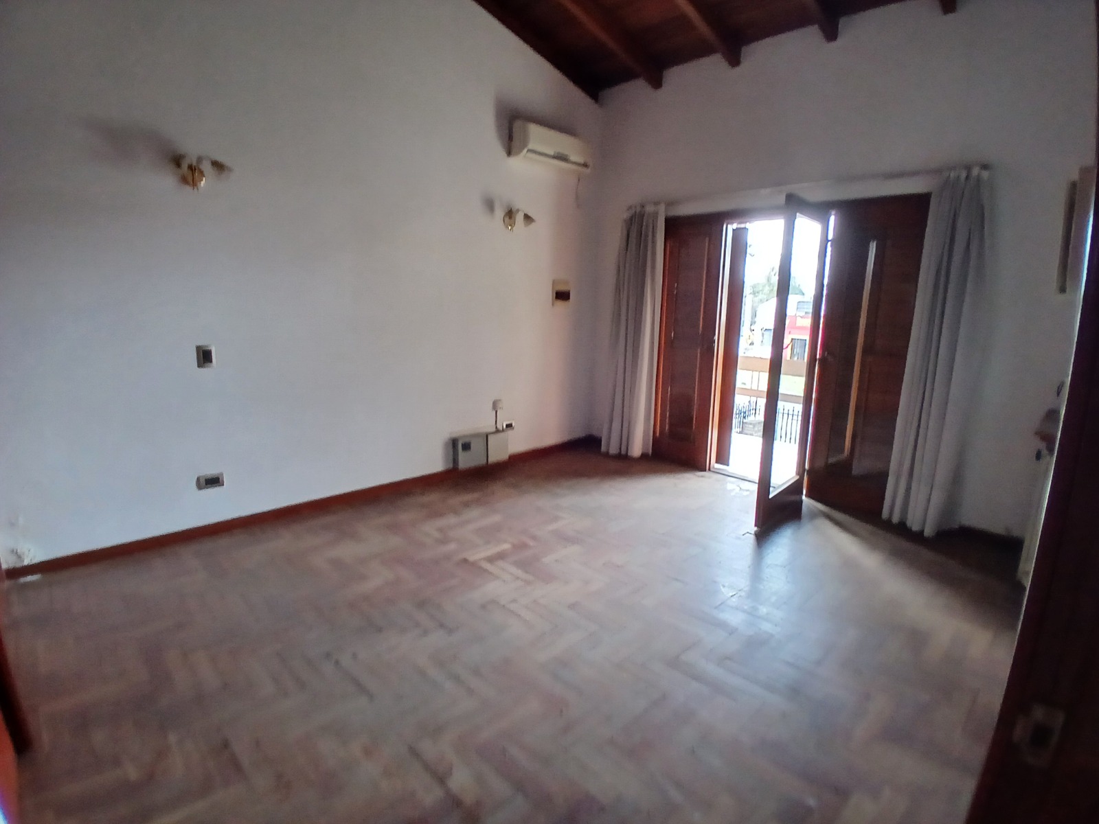 ALQUILER CASA 3 DORMITORIOS USO COMERCIAL BARRIO JARDIN ESPINOSA