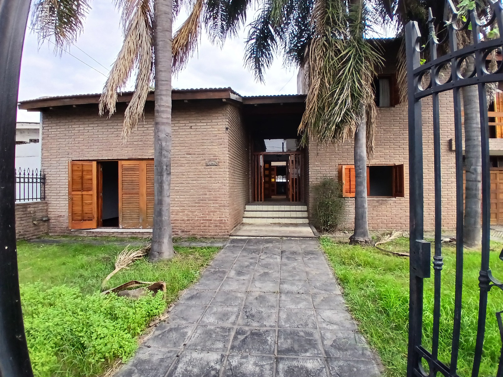 ALQUILER CASA 3 DORMITORIOS USO COMERCIAL BARRIO JARDIN ESPINOSA