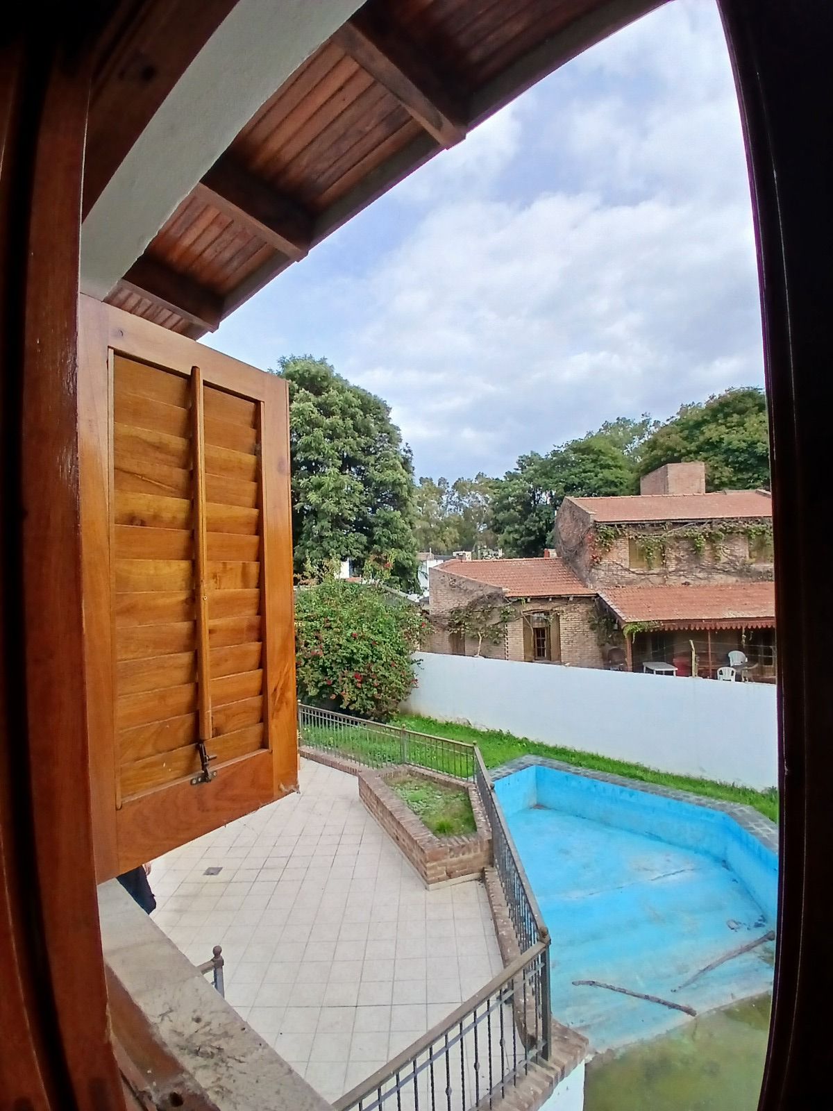 ALQUILER CASA 3 DORMITORIOS USO COMERCIAL BARRIO JARDIN ESPINOSA