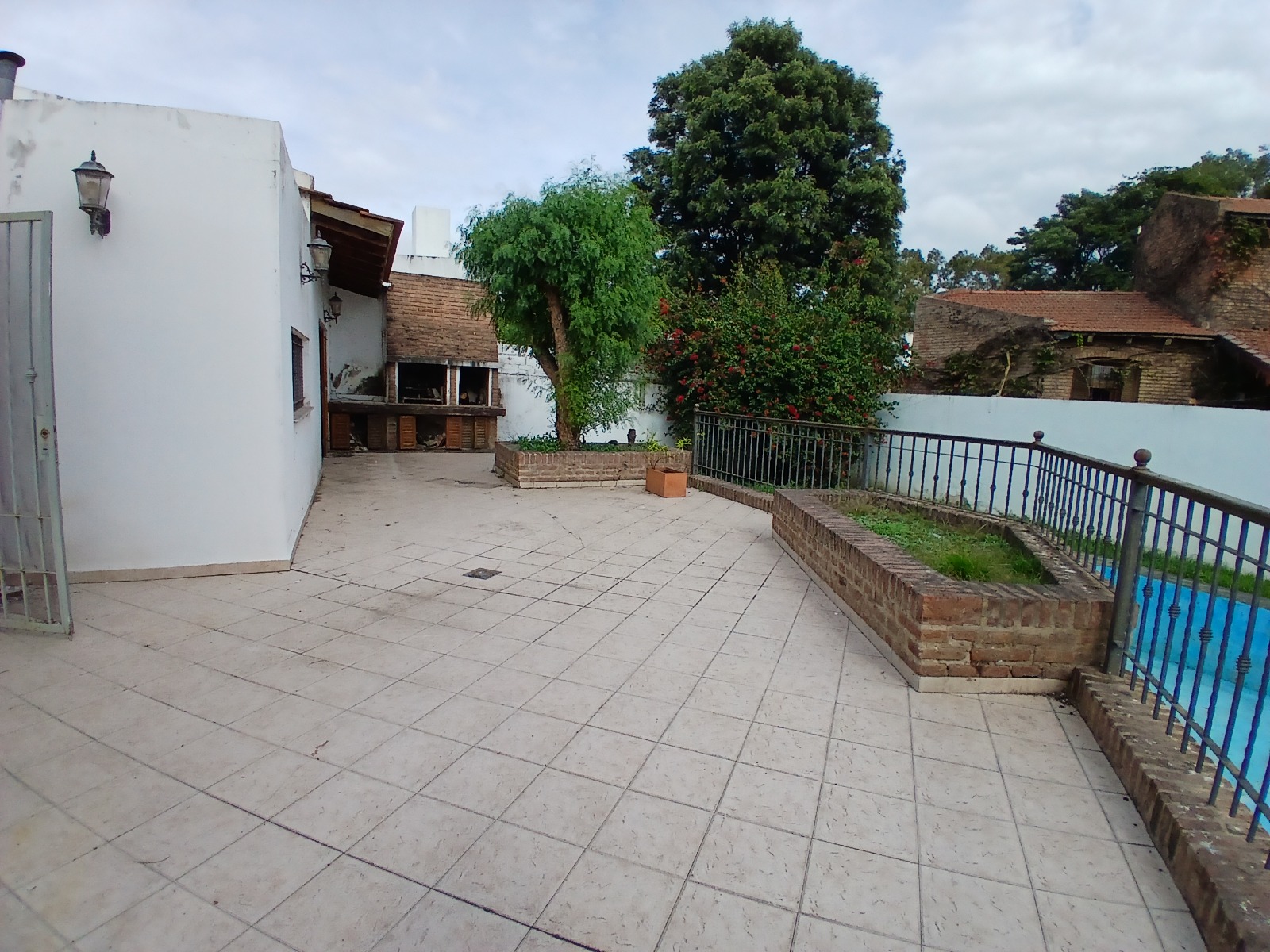 ALQUILER CASA 3 DORMITORIOS USO COMERCIAL BARRIO JARDIN ESPINOSA