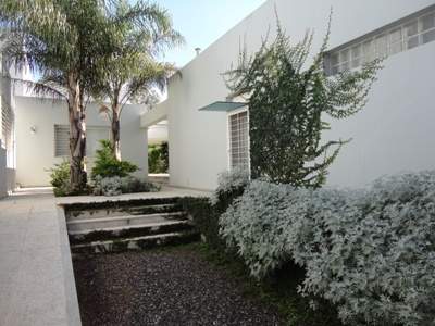 Alquiler Temporal Mensual Villa Allende golf amoblada con piscina