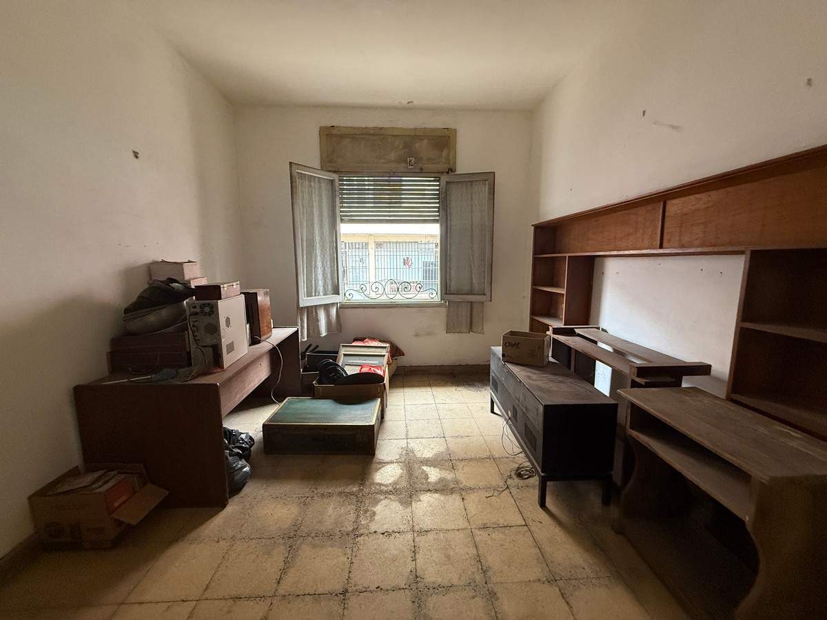 CASONA en VENTA a RECICLAR en ALBERDI