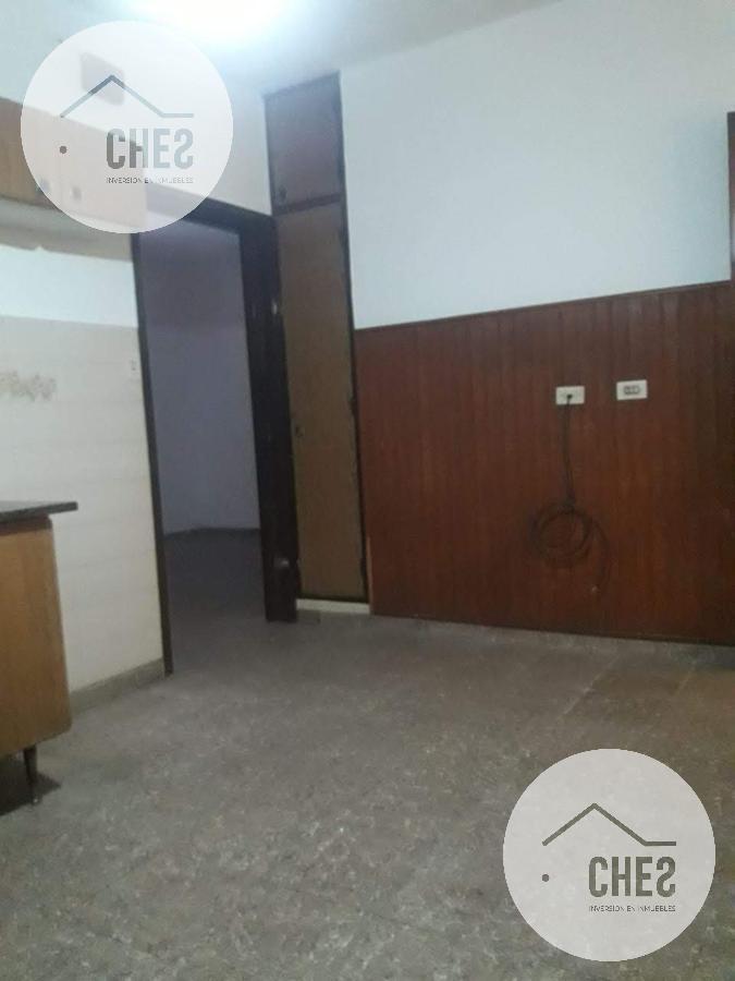 Casa en Venta 3 dorm  y dependencia en Villa Cabrera a 2 cuadras del Shopping - APTO CREDITO EXCELENTE UBICACION
