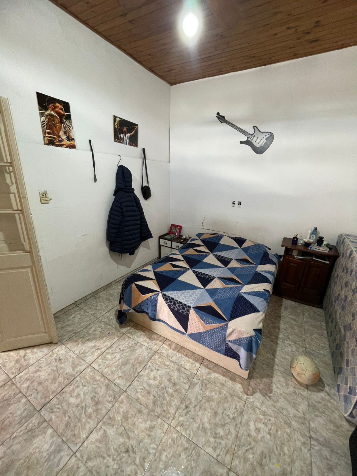 VENTA CASA - (3 dorm. y patio)- A metros de Av. Bulnes