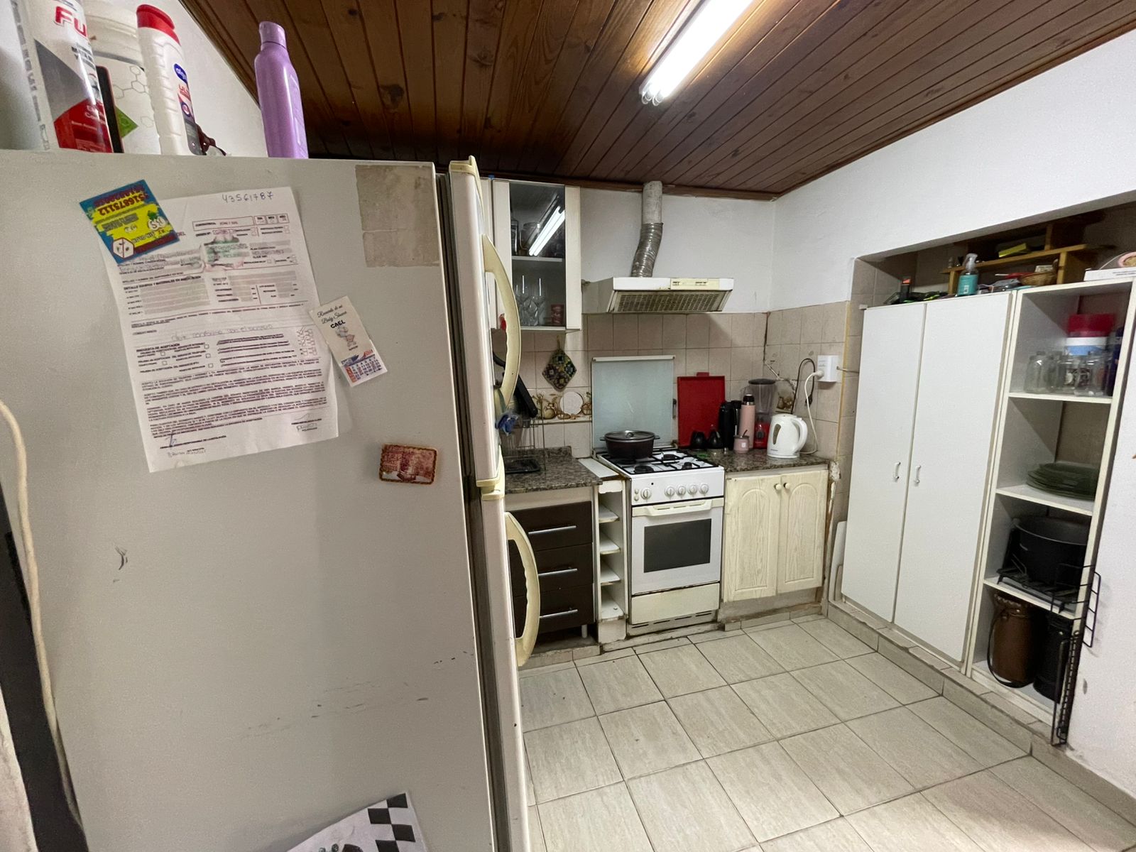 VENTA CASA - (3 dorm. y patio)- A metros de Av. Bulnes