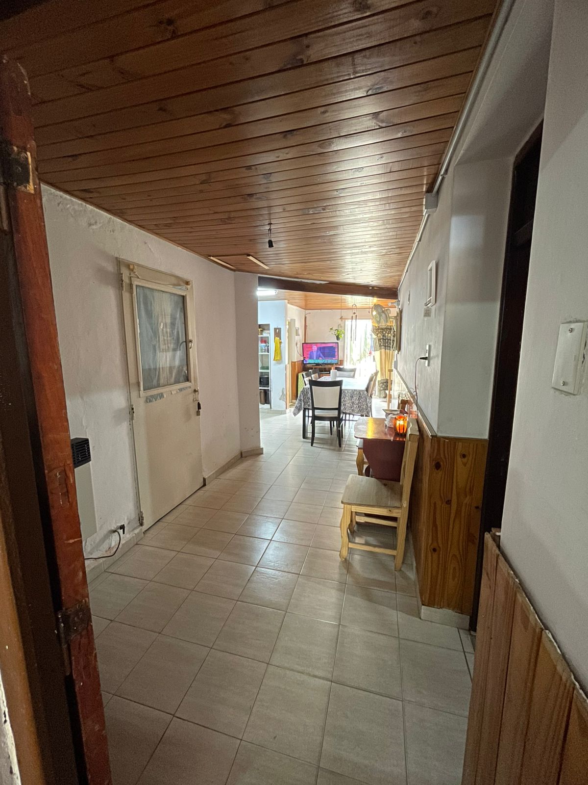 VENTA CASA - (3 dorm. y patio)- A metros de Av. Bulnes