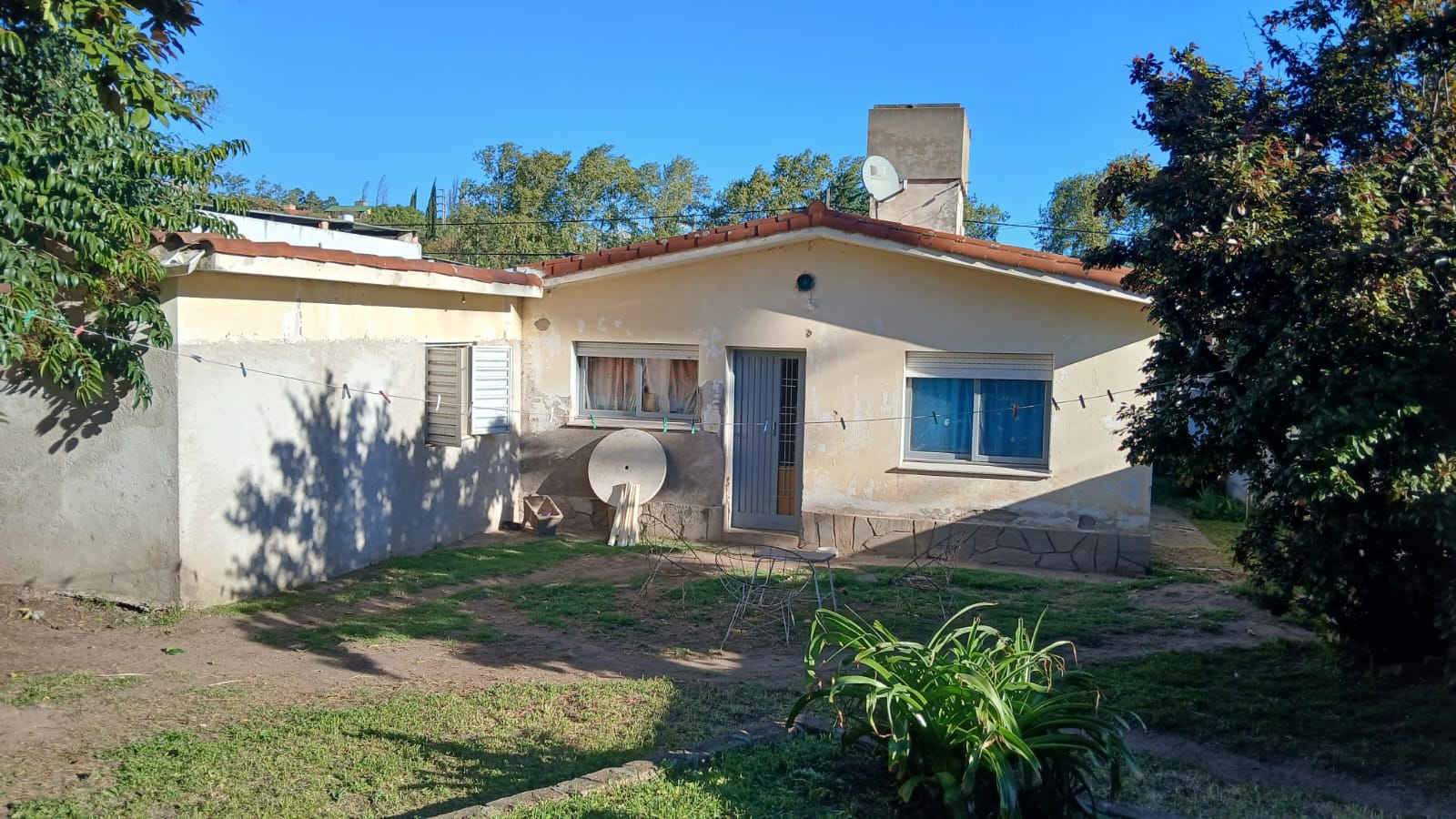 OPORTUNIDAD Casa a la venta en La Falda 2 dorm y un dpto con baño . ESCUCHA OFERTA DE CONTADO