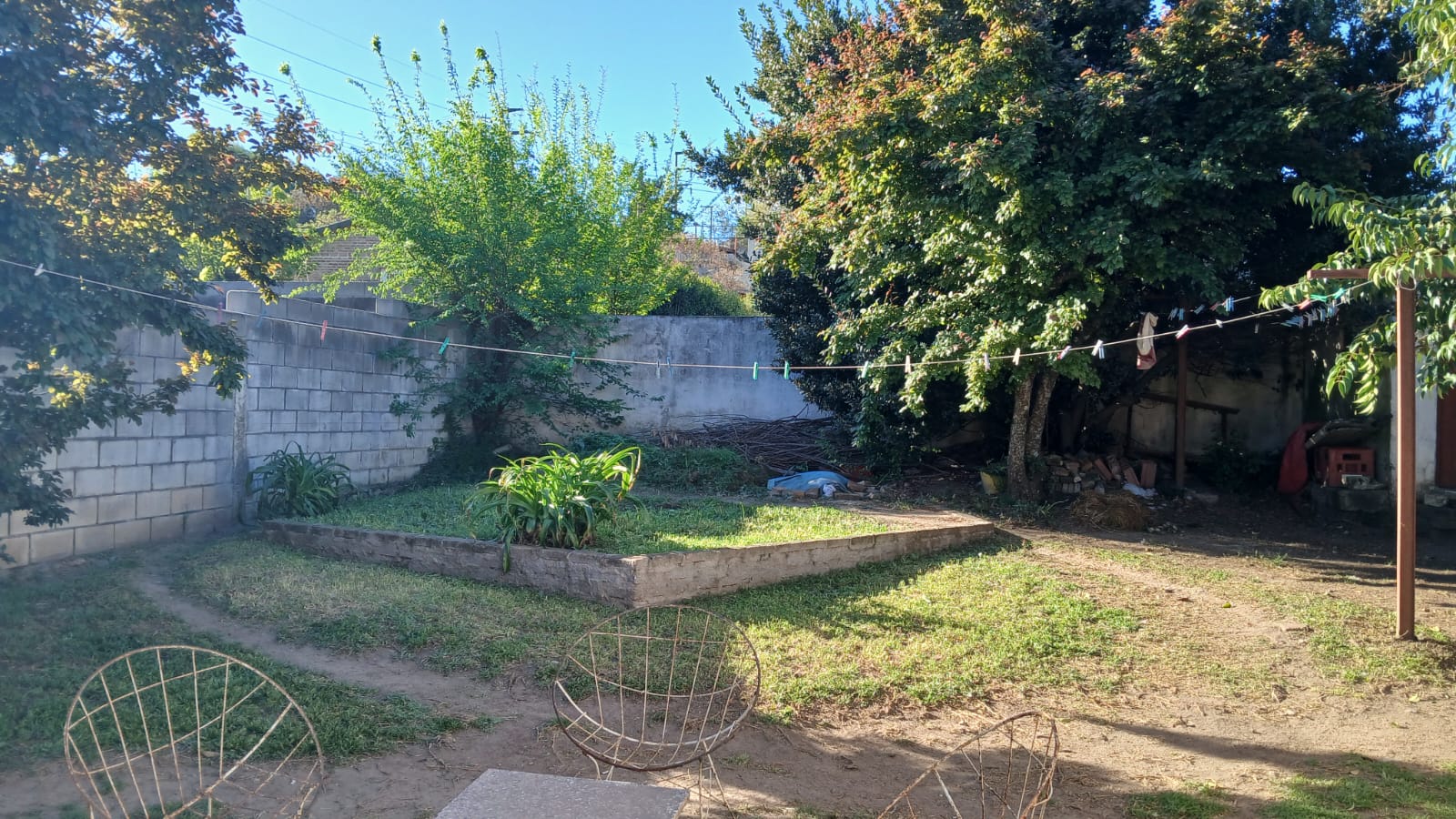 OPORTUNIDAD Casa a la venta en La Falda 2 dorm y un dpto con baño . ESCUCHA OFERTA DE CONTADO