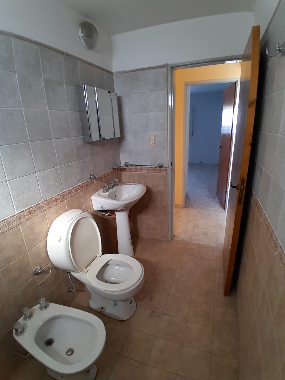 VENDO DEPTO 3 DORMITORIOS  COCHERA . APTO CRÉDITO  B José Ing Díaz II Secc