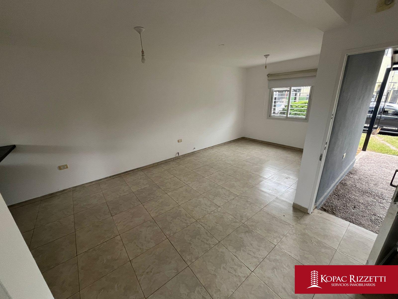 NUEVO POETA LUGONES (JOSE BETINOTI 2955) - ALQUILER CASA 2 DORMITORIOS