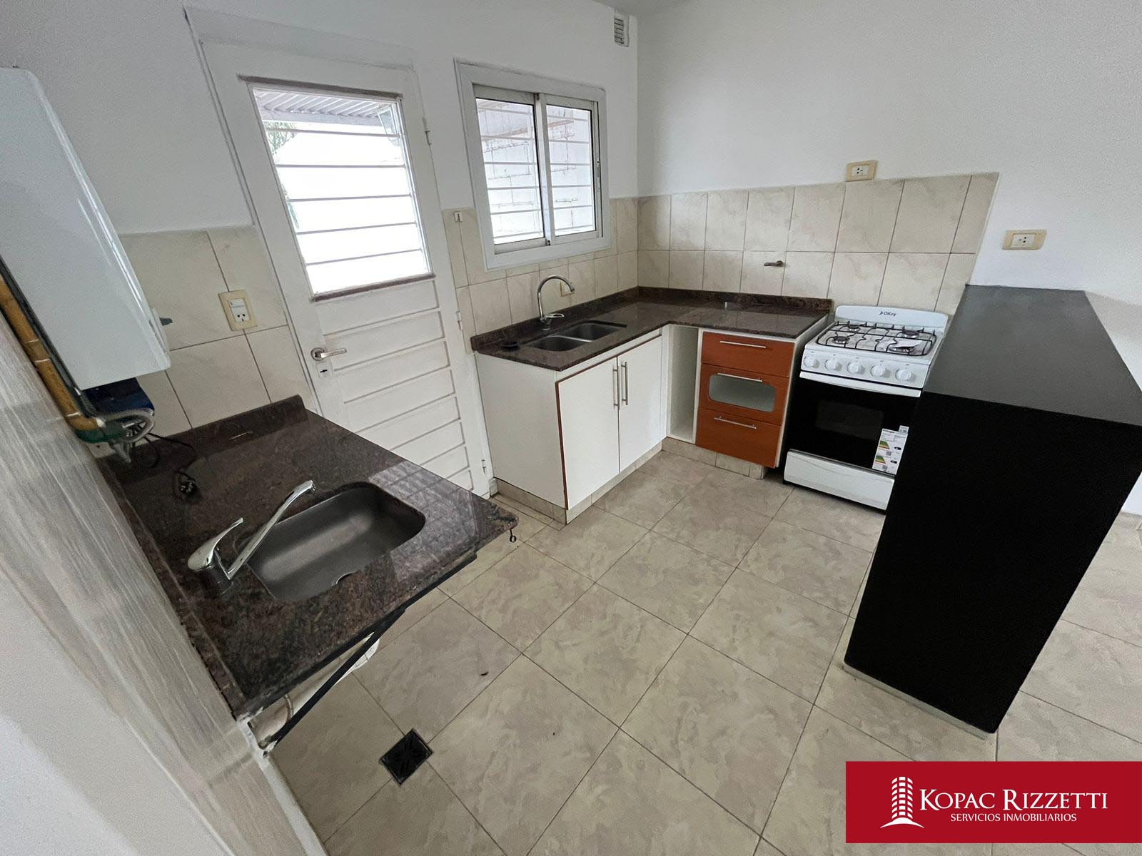 NUEVO POETA LUGONES (JOSE BETINOTI 2955) - ALQUILER CASA 2 DORMITORIOS