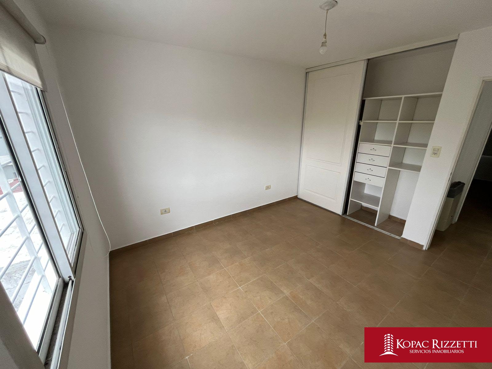 NUEVO POETA LUGONES (JOSE BETINOTI 2955) - ALQUILER CASA 2 DORMITORIOS