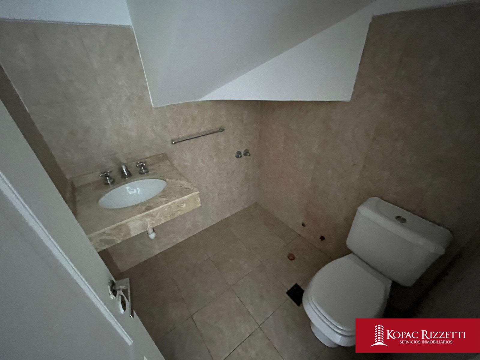 NUEVO POETA LUGONES (JOSE BETINOTI 2955) - ALQUILER CASA 2 DORMITORIOS