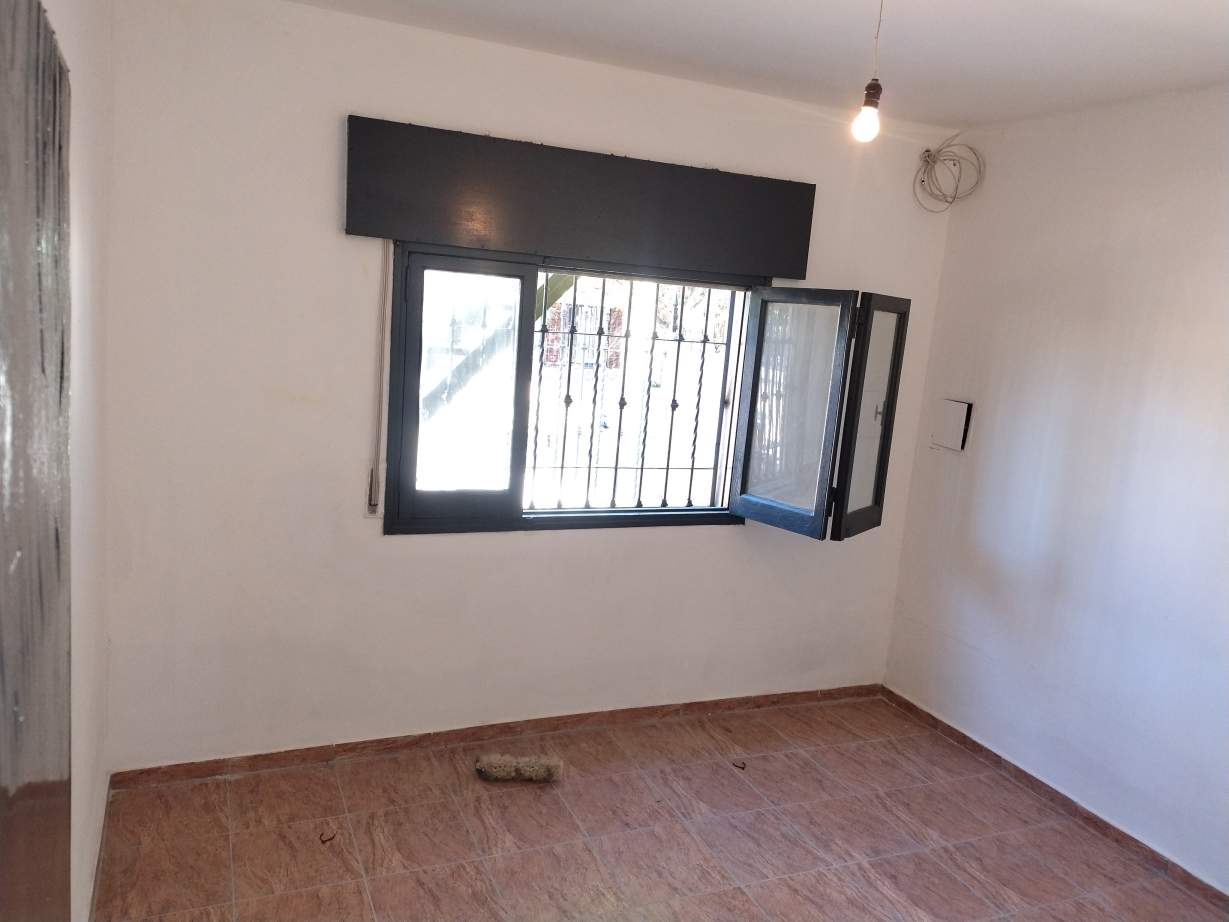 departamento en alquiler, dos dormitorios en barrio primero de mayo