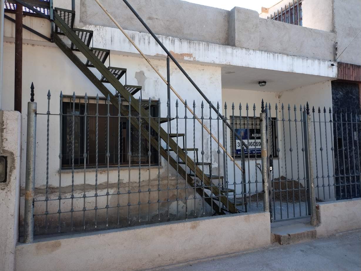 departamento en alquiler, dos dormitorios en barrio primero de mayo