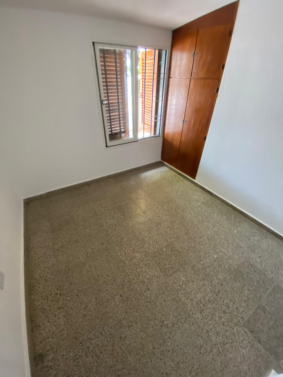 B RESID. VELEZ SARSFIELD CASA DOS DORMITORIOS CON ASADOR