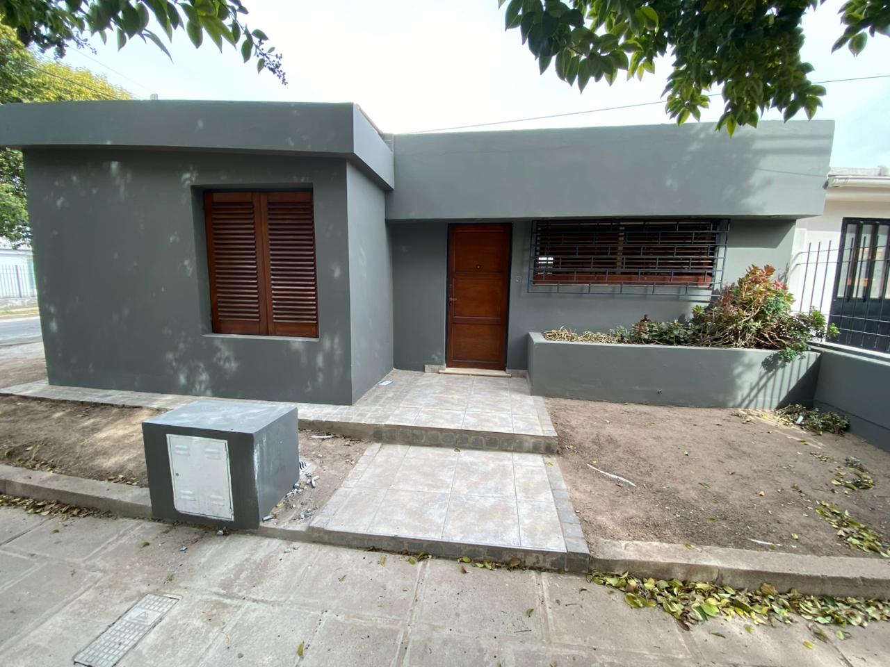 B RESID. VELEZ SARSFIELD CASA DOS DORMITORIOS CON ASADOR