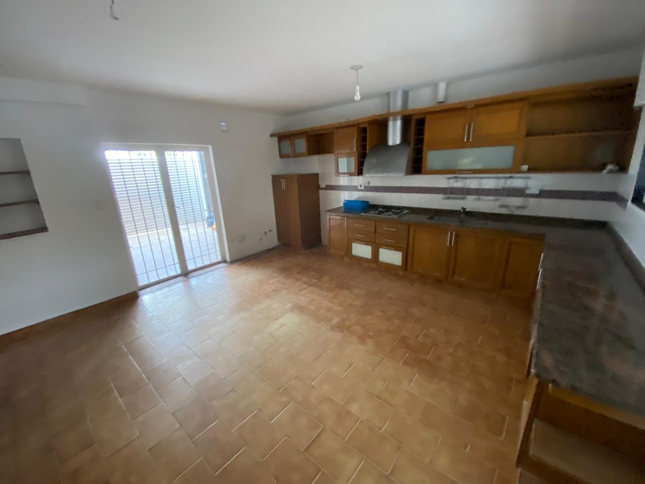 B RESID. VELEZ SARSFIELD CASA DOS DORMITORIOS CON ASADOR