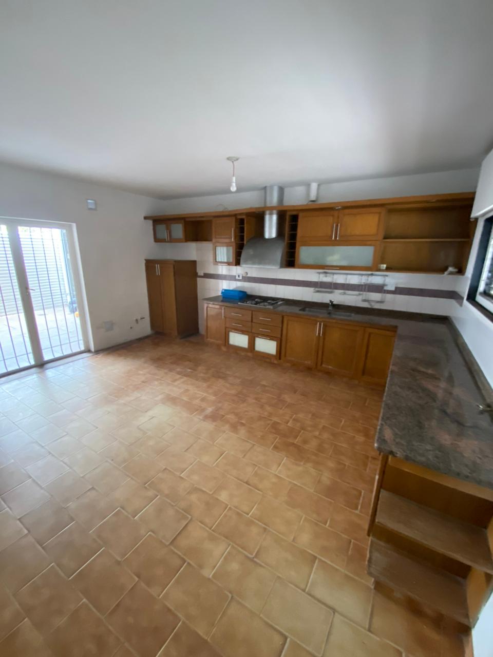 B RESID. VELEZ SARSFIELD CASA DOS DORMITORIOS CON ASADOR