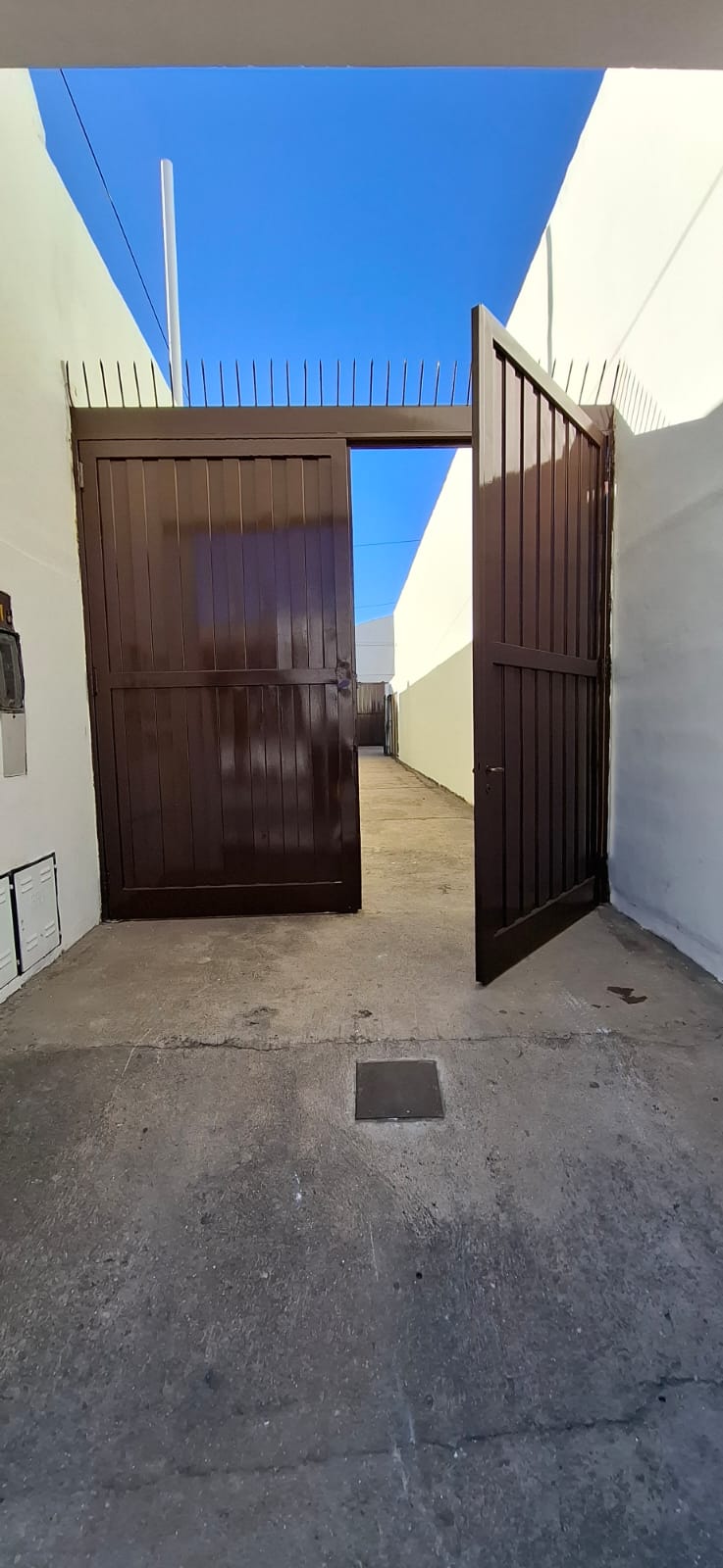 SE ALQUILA HERMOSO GALPÓN EN BARRIO SAN VICENTE