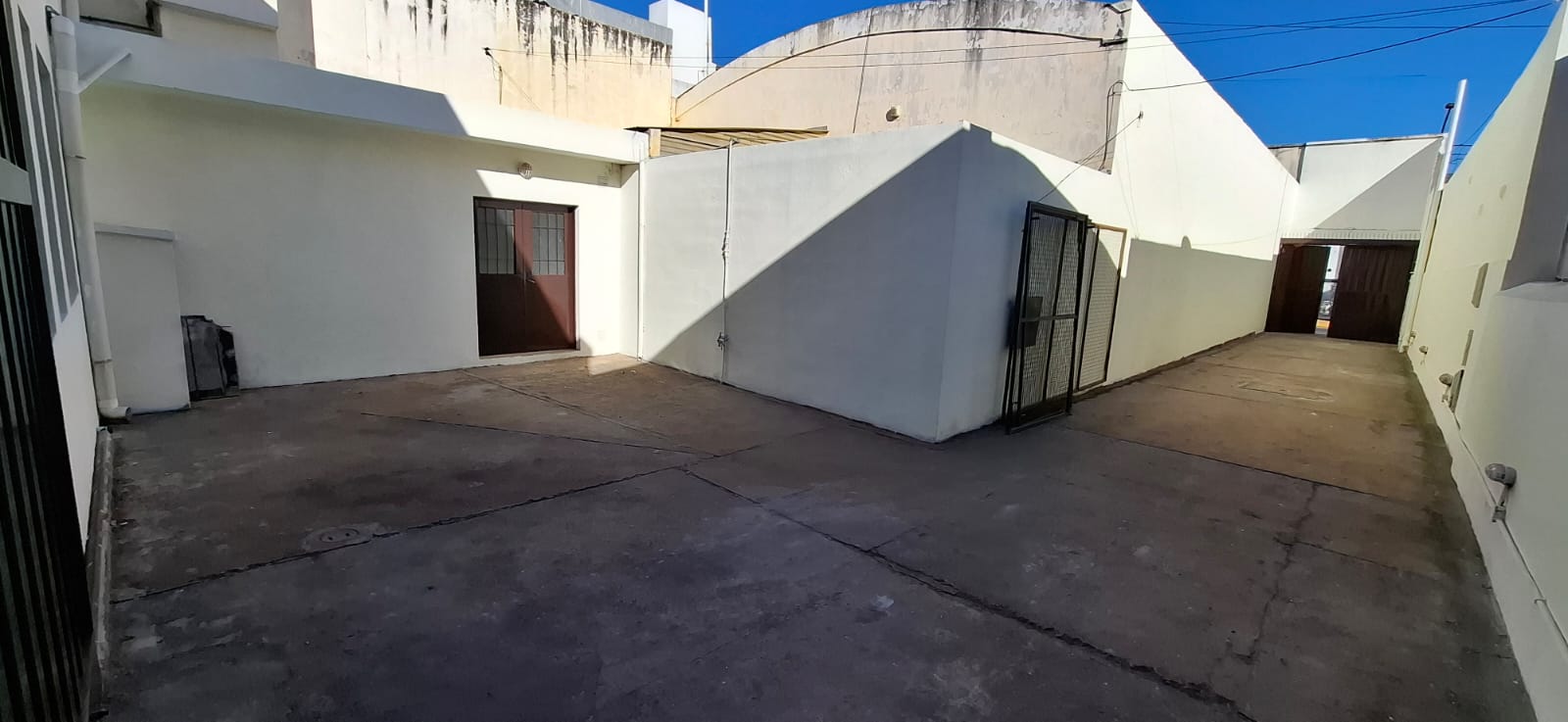 SE ALQUILA HERMOSO GALPÓN EN BARRIO SAN VICENTE