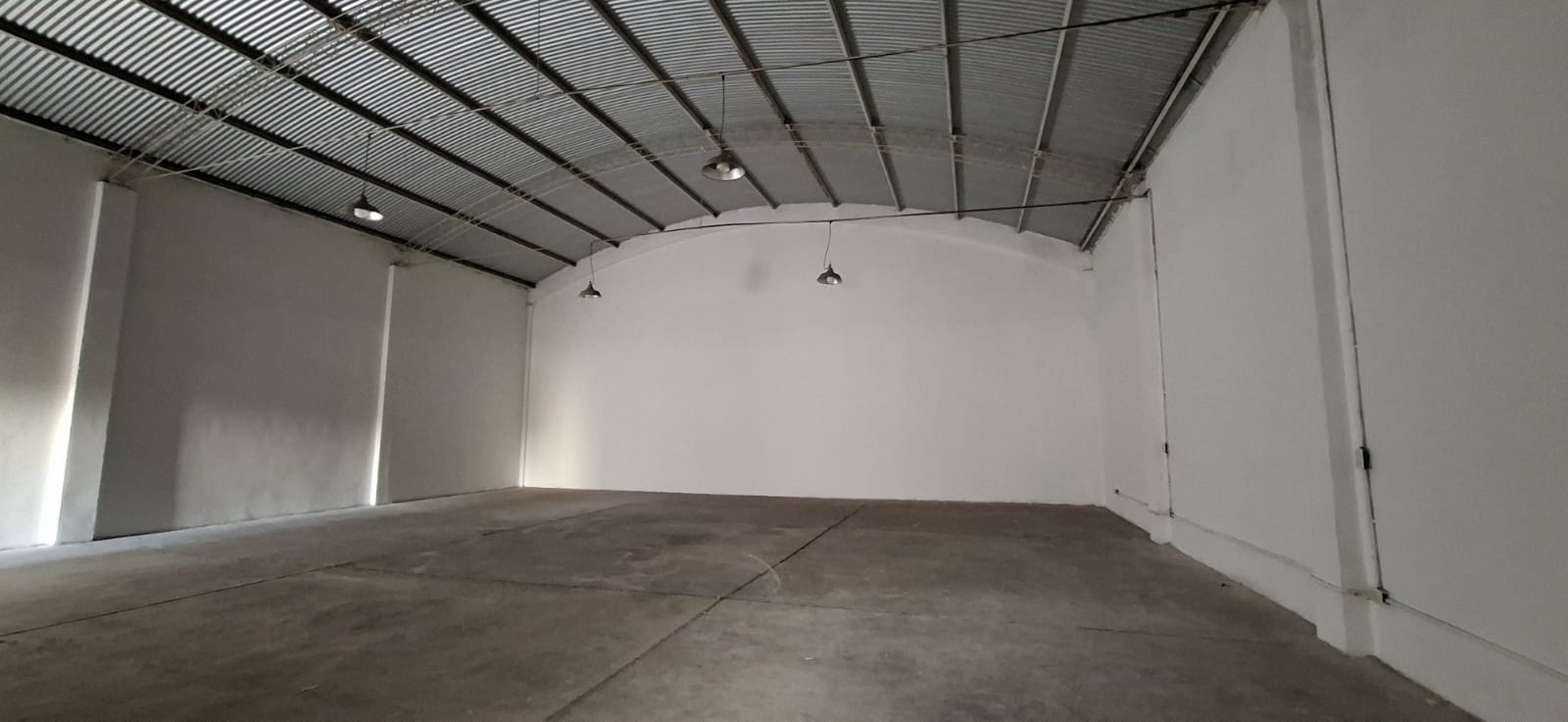 SE ALQUILA HERMOSO GALPÓN EN BARRIO SAN VICENTE