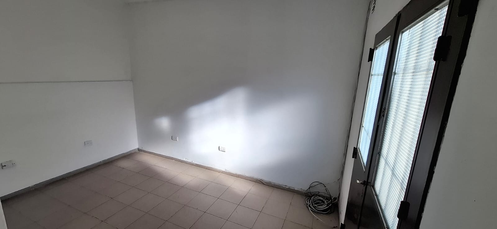 SE ALQUILA HERMOSO GALPÓN EN BARRIO SAN VICENTE