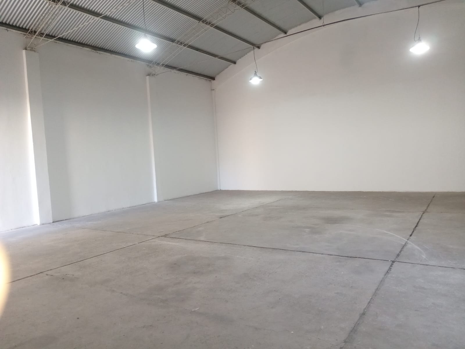 SE ALQUILA HERMOSO GALPÓN EN BARRIO SAN VICENTE