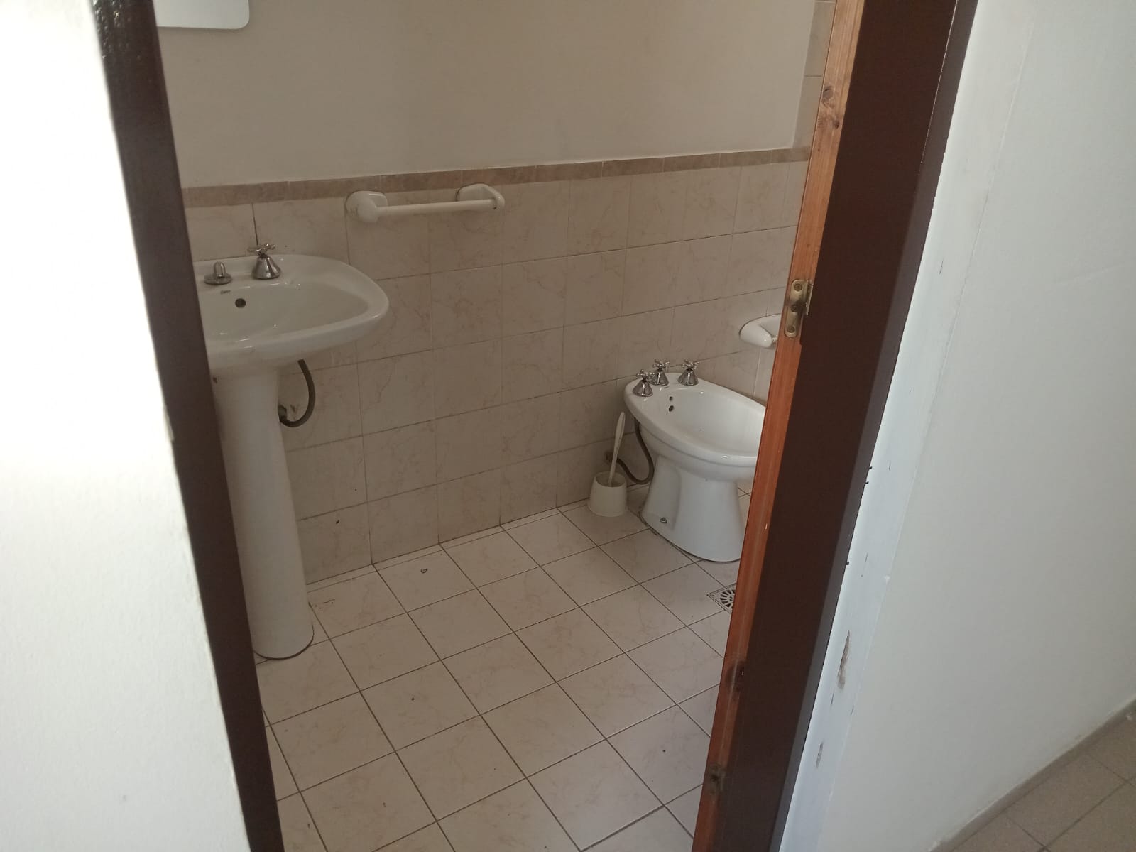 SE ALQUILA HERMOSO GALPÓN EN BARRIO SAN VICENTE