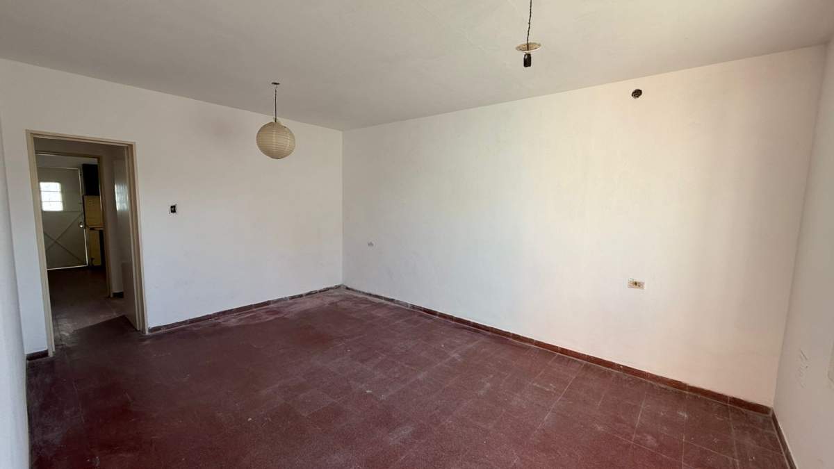 Casa en Alquiler 2 dormitorios con cochera en Villa Alberdi