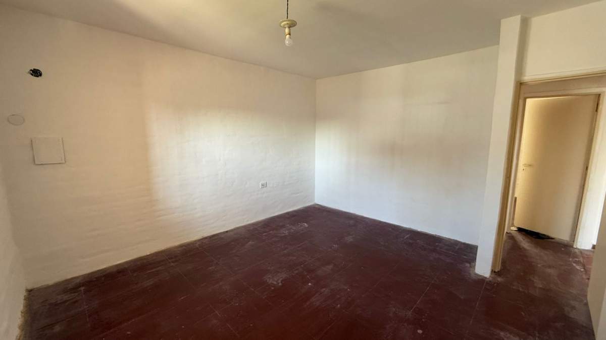 Casa en Alquiler 2 dormitorios con cochera en Villa Alberdi