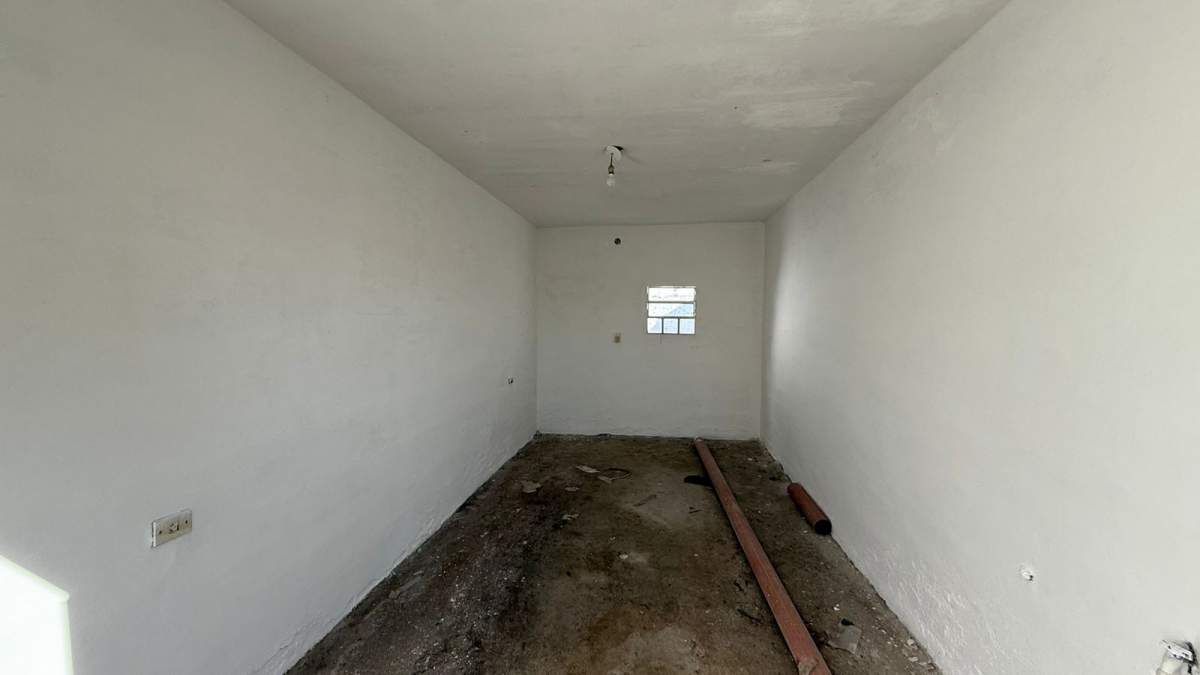 Casa en Alquiler 2 dormitorios con cochera en Villa Alberdi