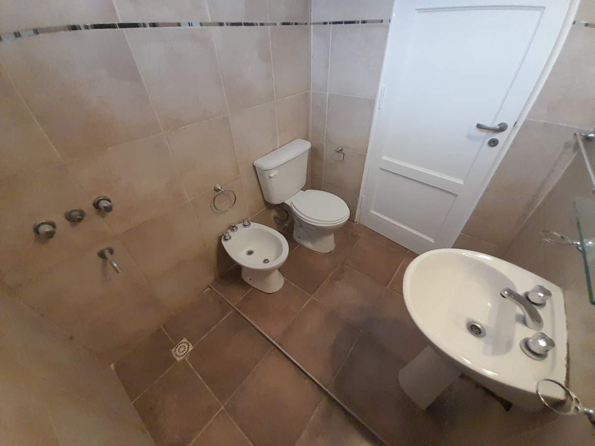 RESIDENCIAL AMERICA - VILLARICA 1127 - CASA 2 DORMITORIOS EN ALQUILER