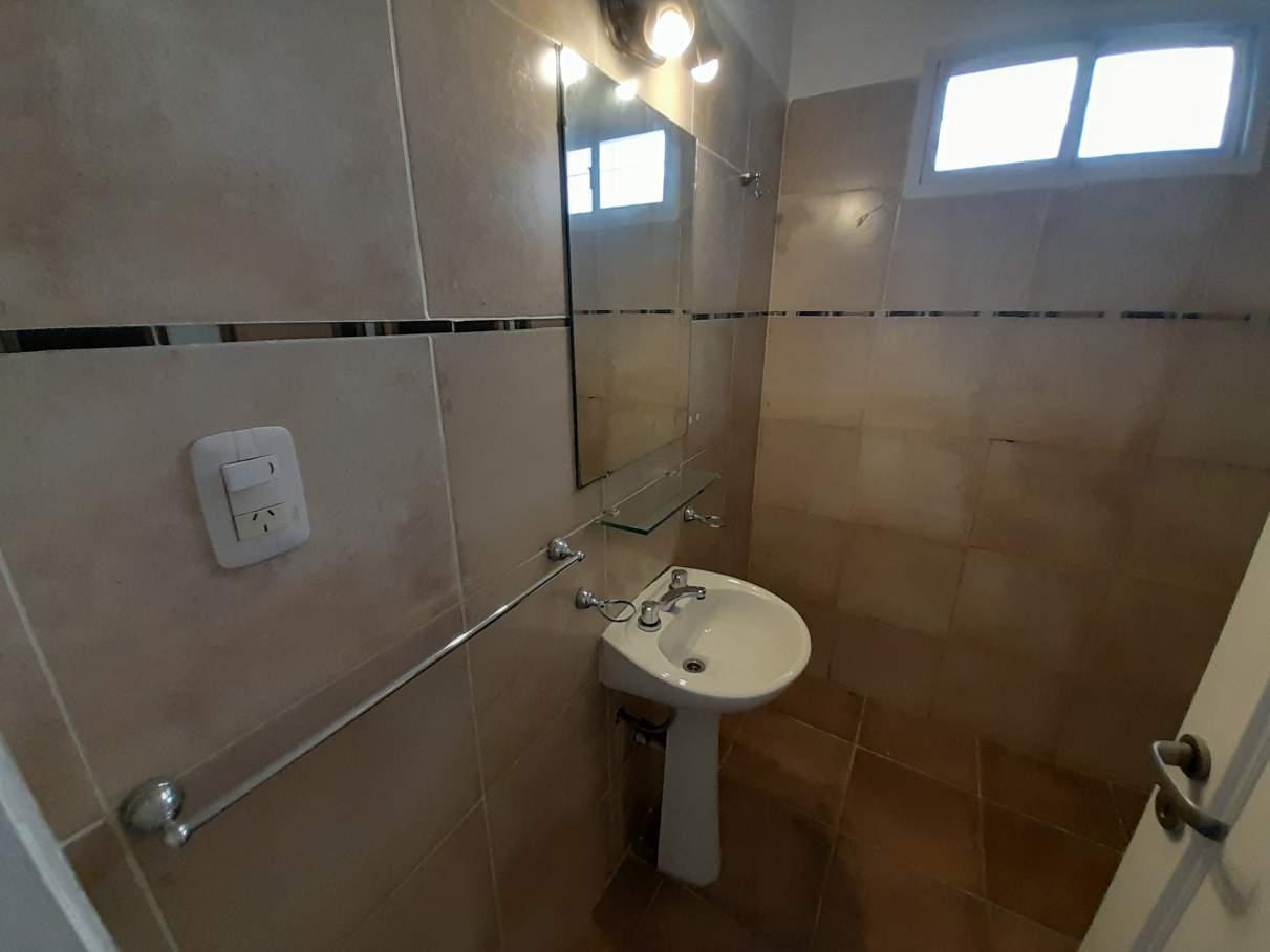 RESIDENCIAL AMERICA - VILLARICA 1127 - CASA 2 DORMITORIOS EN ALQUILER