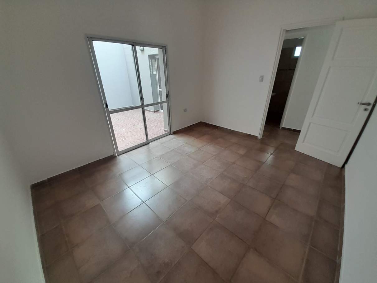 RESIDENCIAL AMERICA - VILLARICA 1127 - CASA 2 DORMITORIOS EN ALQUILER