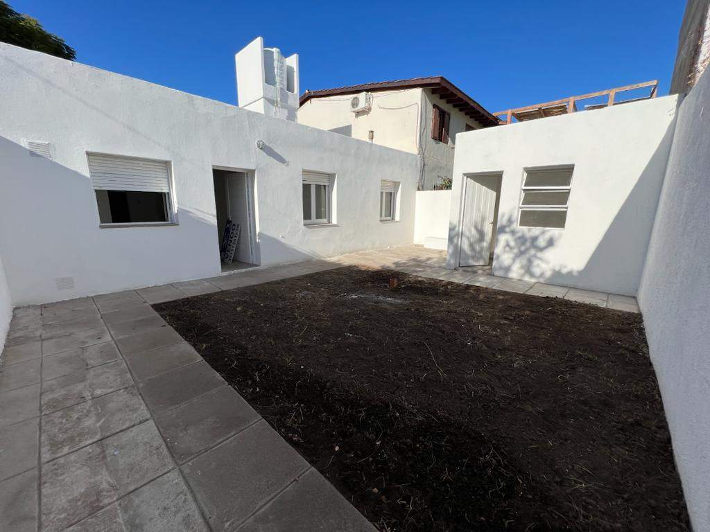 Casa en alquiler de 3 dormitorio en Barrio Villa Centenario - Reciclada